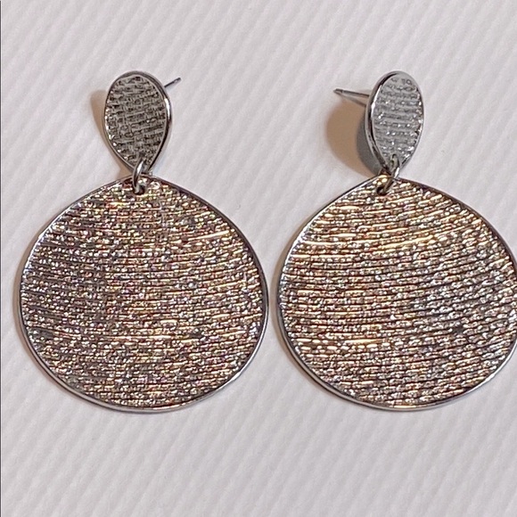 Chico's Silver Textured Geometric Earrings - Picture 4 of 4